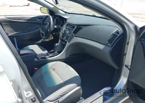 2013 Hyundai Sonata Gls z USA, uszkodzony, nr VIN 5NPEB4AC1DH737085